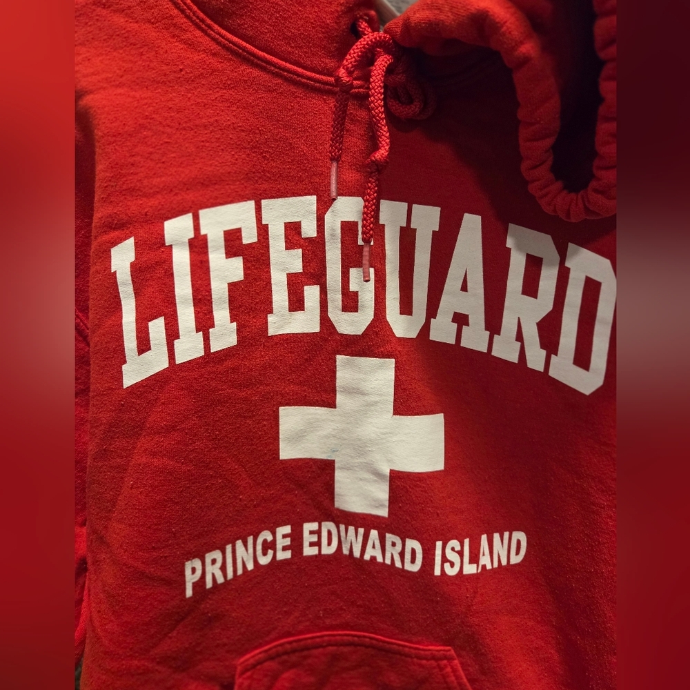 PEI Lifeguard Hoodie Red Sz SMALL Prince Edward Island 🇨🇦 - Picture 2 of 7